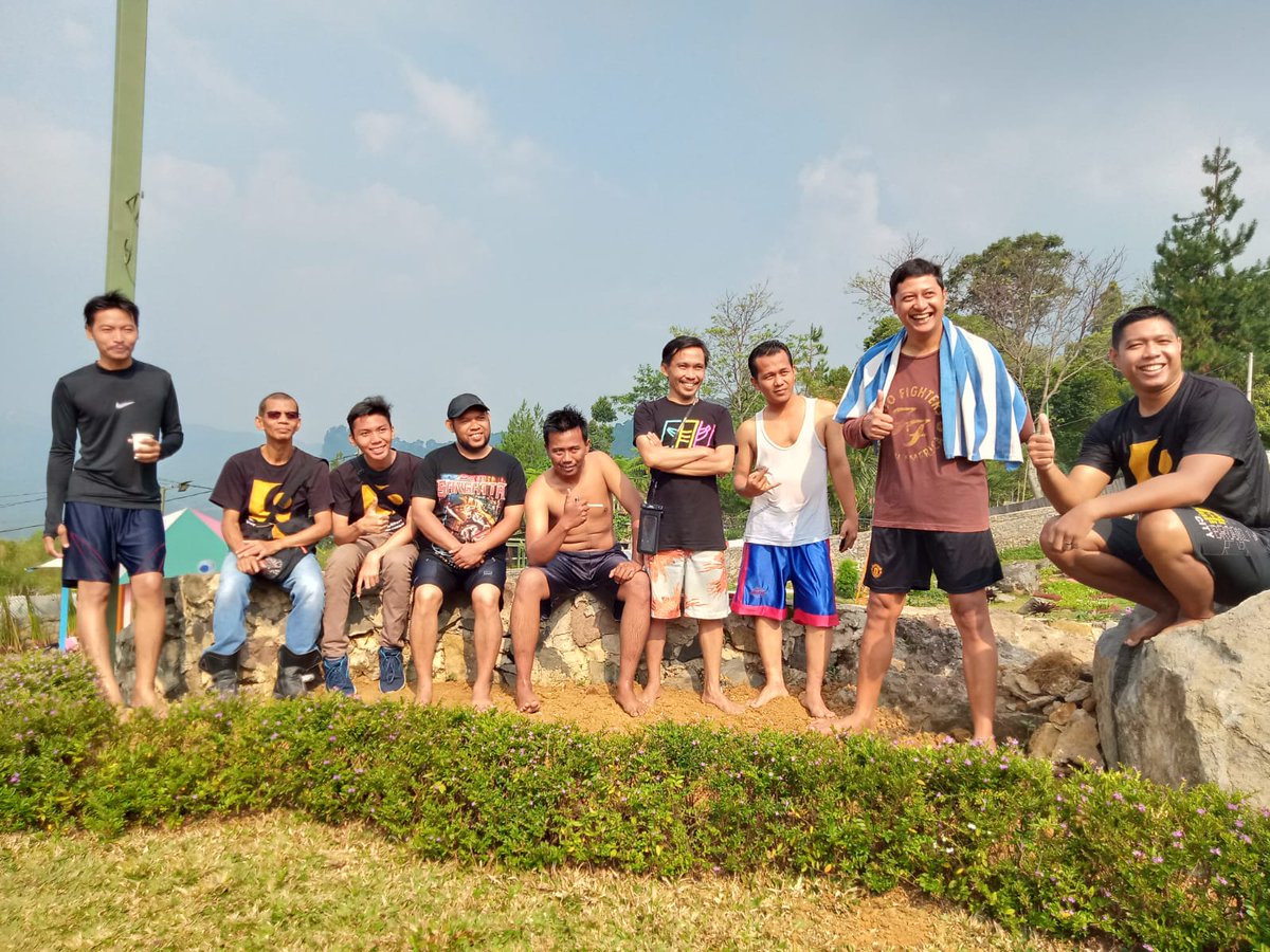 MosceeK's tweet image. Mantap...lanjutkan kebersaman ini #yvml