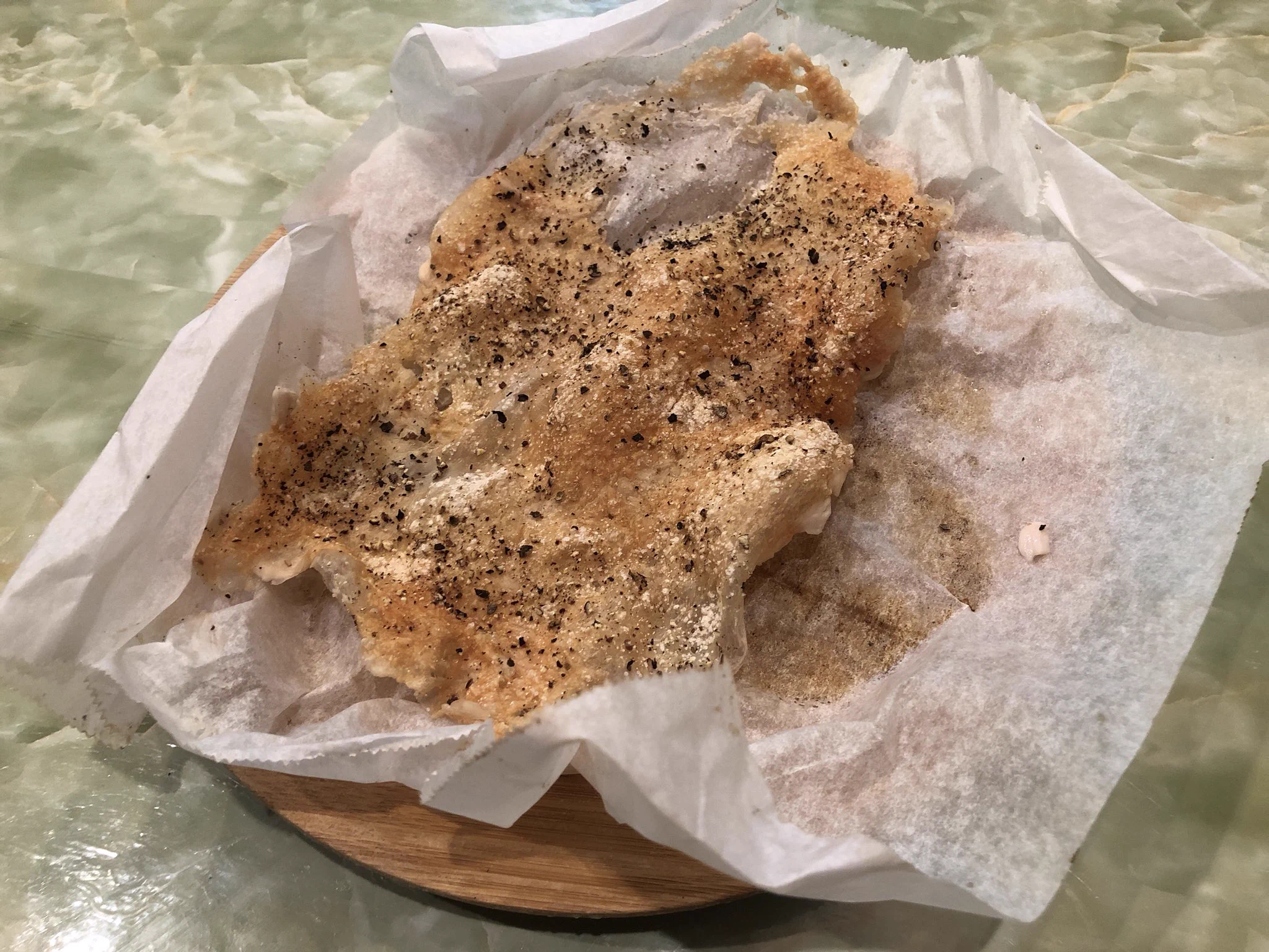 油も粉も使わない低カロリーチップス！材料は「鶏ささみ」と「塩胡椒」以上。