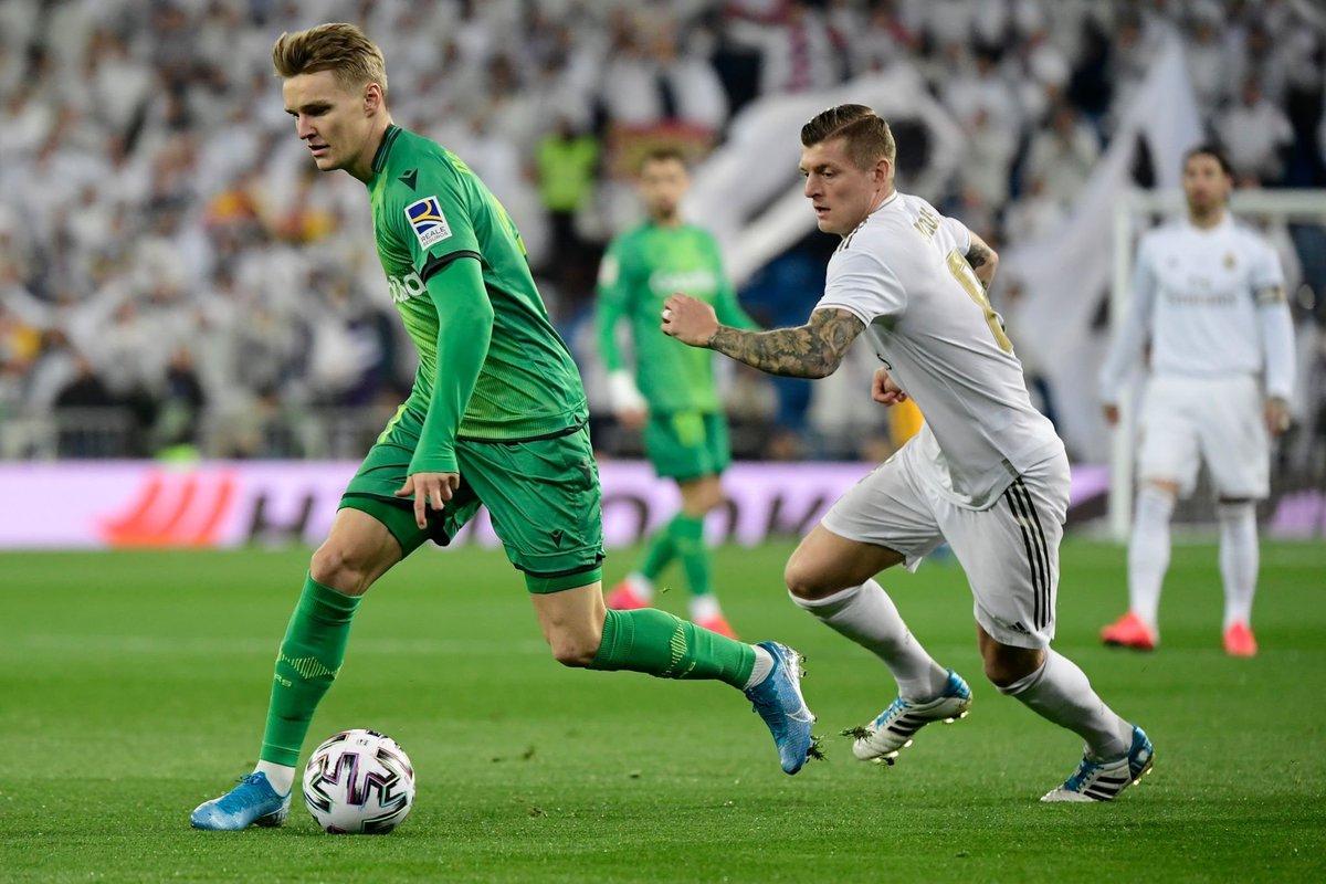 His proficiency in tight spaces will further aid this. Ødegaard is a mercurial dribbler, similar to Isco, and has the ability to wriggle his way out of any situation.He completed most of his dribbles (67% success rate), and has the close control and skill to beat any opponent.