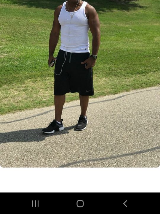 Lifesprisoner1's tweet photo. Just back from the gym and a 3 mile run....u want the 🥩 now or u want me to 🛀🏾 first???
#dldude #sweatyballs https://t.co/NZM2x4YWc4