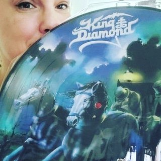 LuFisto's tweet photo. This completes the @kingdiamond 80s album collection. Everything should be on my wall very soon!! Thank you so much @PeterOuimette for sending it through my Amazon Wish List! Grateful and blessed!! #kingdiamond #picturediscs #heavymetalcollection https://t.co/2ecSWZzrbF