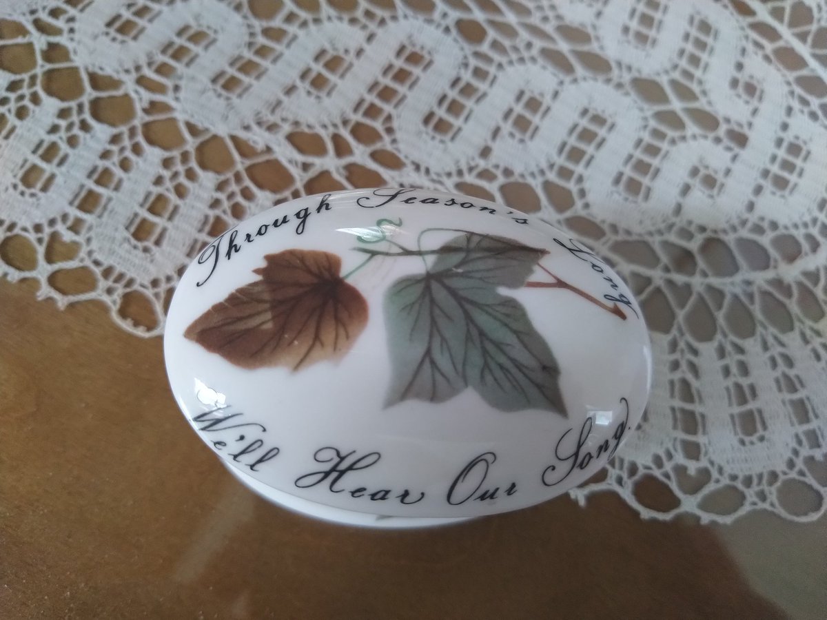 Miezebiene's tweet image. @MunchPudding Any suggestions how old this little thing could be? 🤔 Can't find something about this marking, don't think it's very old 🤷 #finechina #British #Adderley #ancient