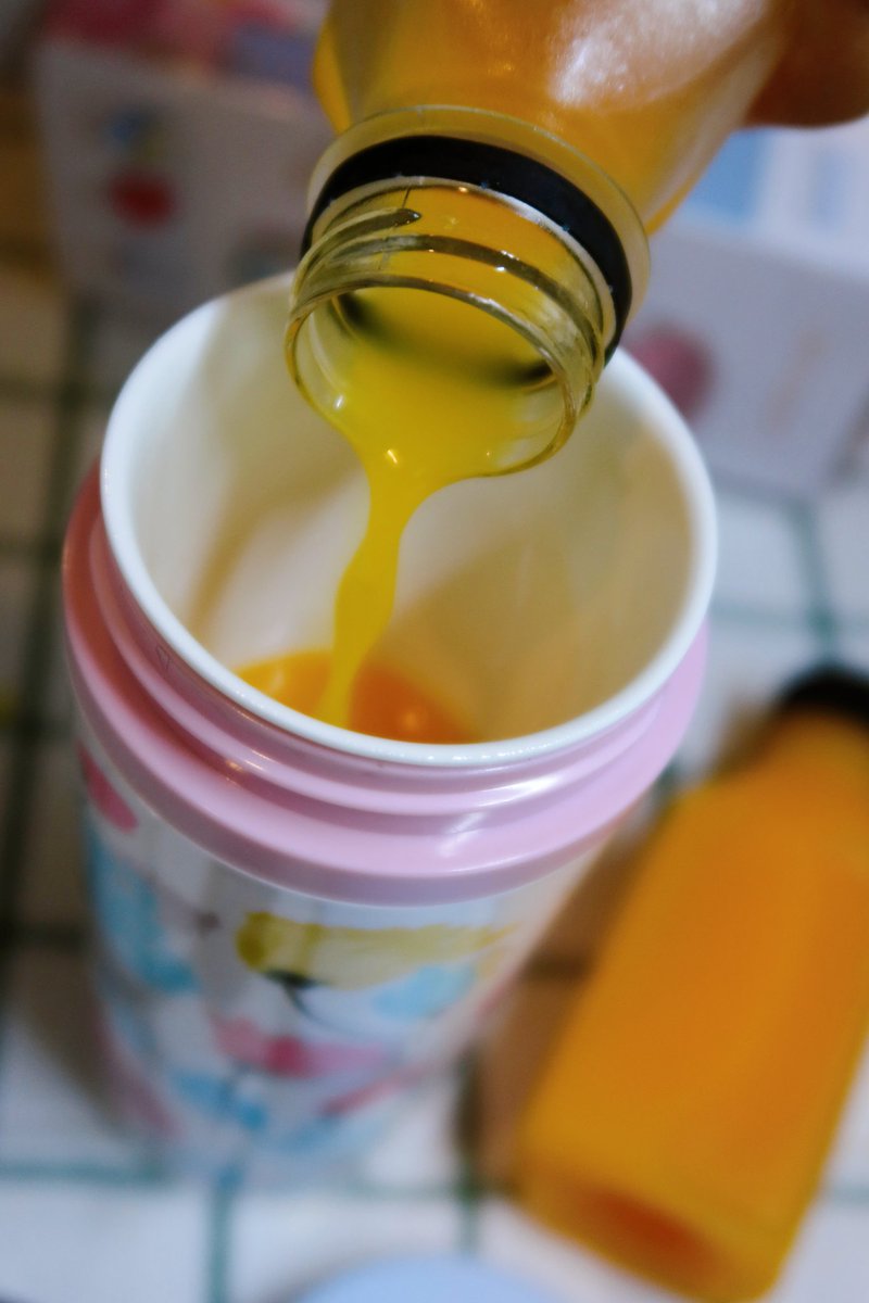 JeerasBlog's tweet image. #ของดีบอกต่อ กระบอกน้ำพกพา #Namiko #Topvalue ดีไซน์สวย ด้านในเป็นเซรามิก ได้ทั้งร้อนและเย็น (-20 ถึง 100 องศาฯ) เบากระทัดรัด ใส่กระเป๋าได้สบายๆ มี 2 สี (ฟ้า-ชมพู) 

สนใจ &amp;gt;&amp;gt; bit.ly/31nJnnJ
lg: @topvalue_th #กระบอกน้ำ #ขวดน้ำ #ขวดน้ำพกพา #กระบอกน้ำเก็บอุณหภมิ