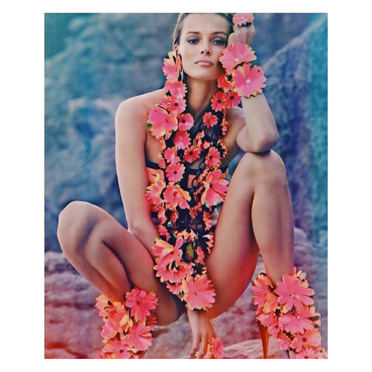 WellnessAnahata's tweet photo. femininity its natural grace and divinity. It is the divine adornment of humanity. It finds expression in our qualities of your capacity to love, our delicacy, radiance, sensitivity, creativity, graciousness, gentleness, dignity, and quiet strength. https://t.co/pscCPpM4lr