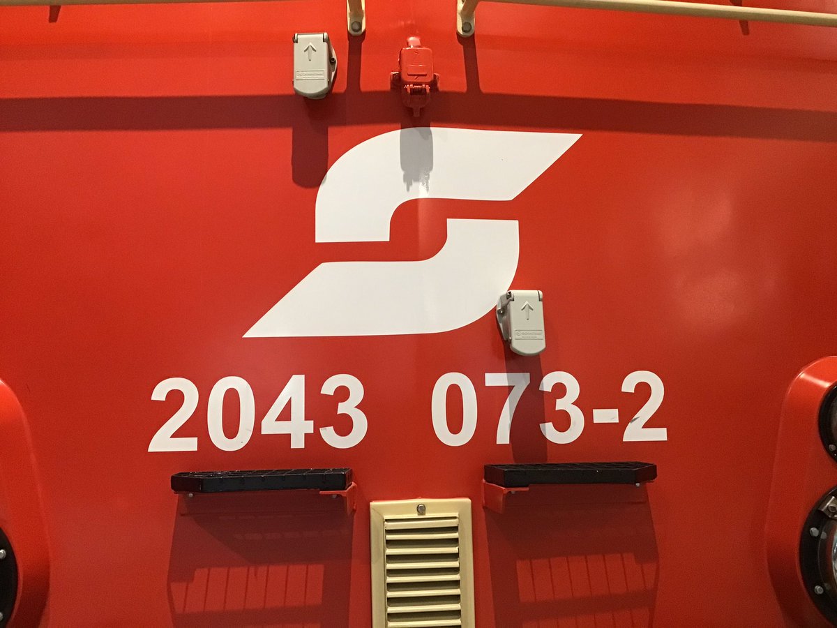 AngeloZendeli's tweet photo. Ach ich vermisse das Alte Pflatsch-Logo der ÖBB😣 https://t.co/M0PuidWOmR