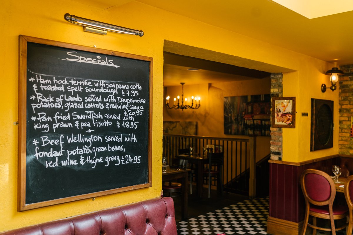 Rustiqueyork's tweet image. Don't forget to check the Specials!
.
Whether it's unique, limited availability produce that our local suppliers have sourced, or a creative new dish from our genius chefs, there's always something wonderful on our Specials Board, ask your server for details!
.
#Rustique #Eat ...