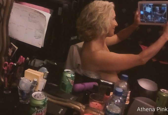 My cave....need a Batman👩&zwj;❤️&zwj;👨🍆🛏️🏆💘💗🏰 https://t.co/4vewbHTs8W<a href="/tag/hotmommy"class="tags"><span>#hotmommy</span></a><a href="/tag/athenapink"class="tags"><span>#athenapink</span></a>