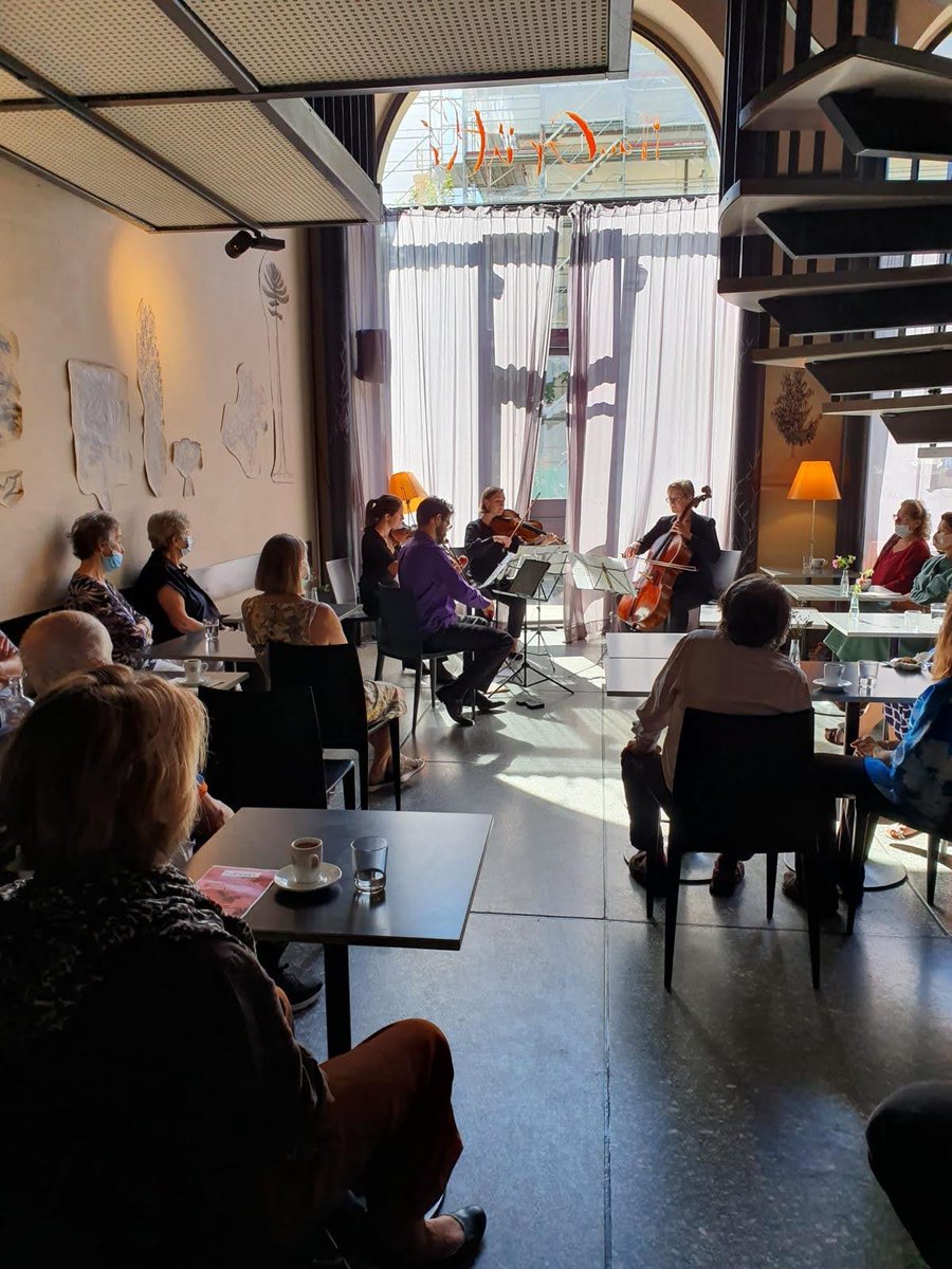 aureaquartet's tweet photo. Such a pleasure to play for a real live audience this morning! Big thanks to Café du Grütli for having us. It felt very special 🎉🎻💜 https://t.co/orzqWkFIUb