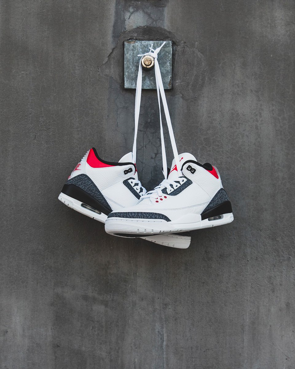 villa sneaker store near me