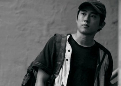 missing_arrow's tweet image. who would've have thought that glenn whom we used to see wearing a baseball cap and shirt would end up being killed by negan with a baseball bat? no one.