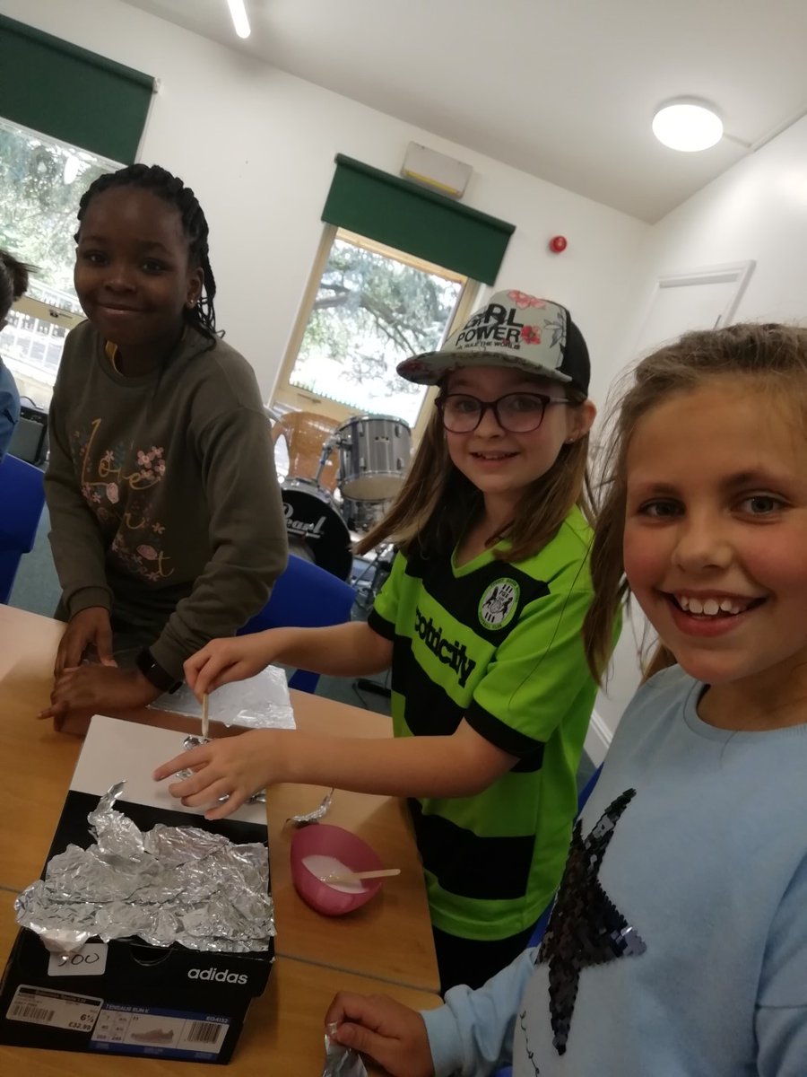 PrepBoarding's tweet photo. Many hands...working together to make treasure boxes for tomorrow afternoons "Getting to know Boarding" Treasure Hunt....watch this space 😀 @PrepBoarding @WycliffePrep @WycliffeCollege #newfriends #teameffort #Saturdaymorningclub https://t.co/qJfzPyFZ0d