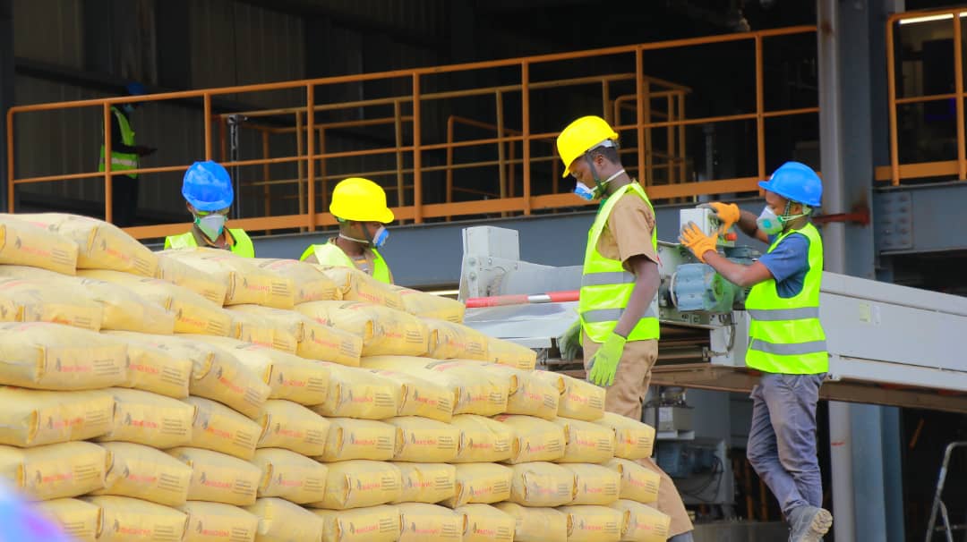 PrimeCementRw's tweet photo. There is strength in each bag of  PRIMECEMENT and we believe that Together, we are better and stronger. We guarantee Rwanda and each of our buyers a world-class cement for infrastructure projects that will last for generations. 

#StrongerTogether #ProudlyRwandan https://t.co/V82kdynF7T