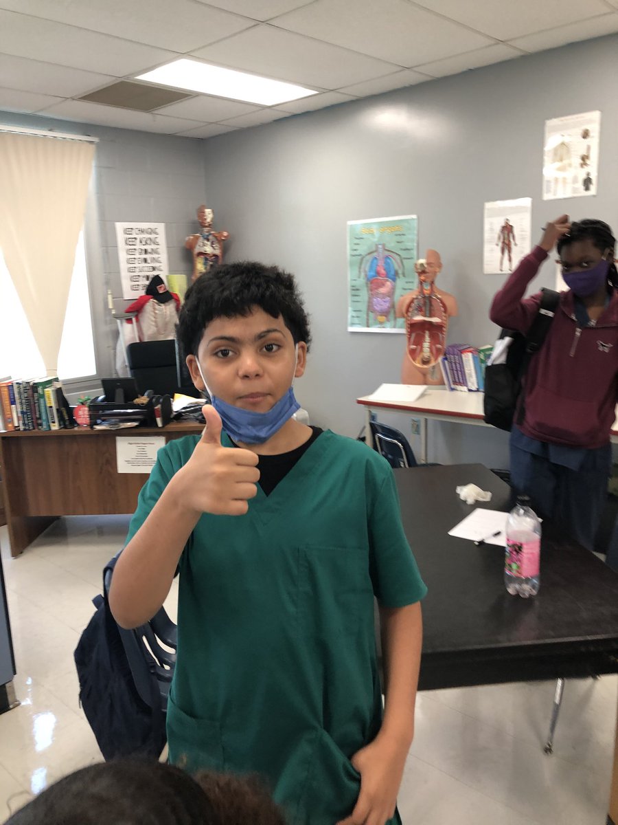TBSmith1906's tweet photo. I bet your class didn’t dissect a sheep’s brain last week! We get in the weeds early!@SlighMiddle @TitusONeilWWE @SlighPTSA https://t.co/izBLBWGgYW