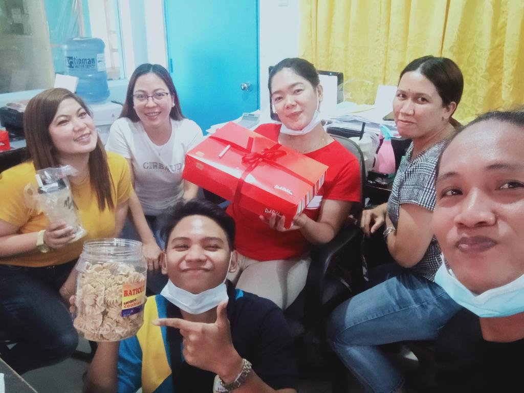 VOrdaveza's tweet photo. Masayang tropa ko... happy Lang lagi pag magkakasama... https://t.co/uSFw6XU8O7
