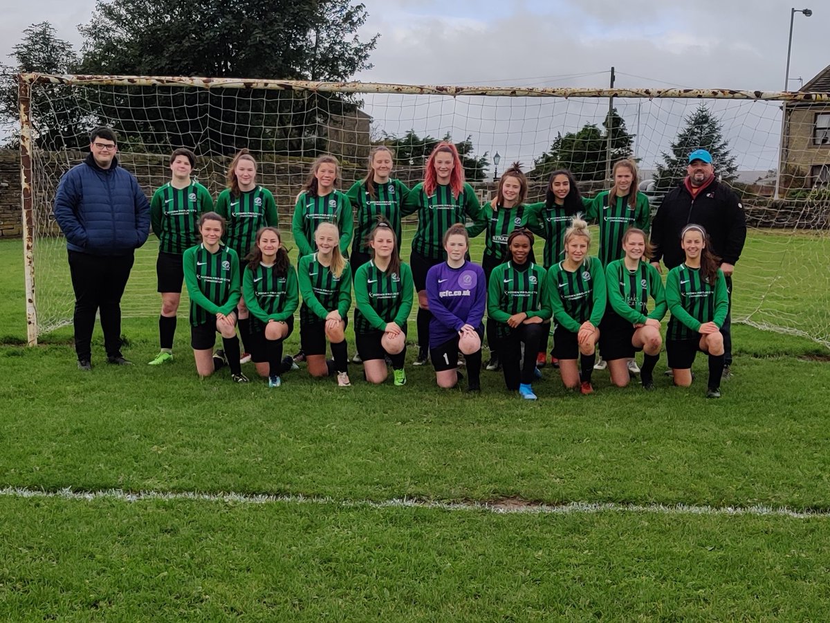 Here's our squad photo for the 20/21 season.
Back row: Alex (Manager), Shoanna, Elisha, Amelia G, Morgan, Jess (Captain), Sophie, Rav, Olivia, Craig (Coach)
Front row: Katie, Darcy, Eleanore, Ellie, Emily (GK), Chisom, Izzy, Katelin, Amelia W
Not pictured: Erin, Caitlin, Angel