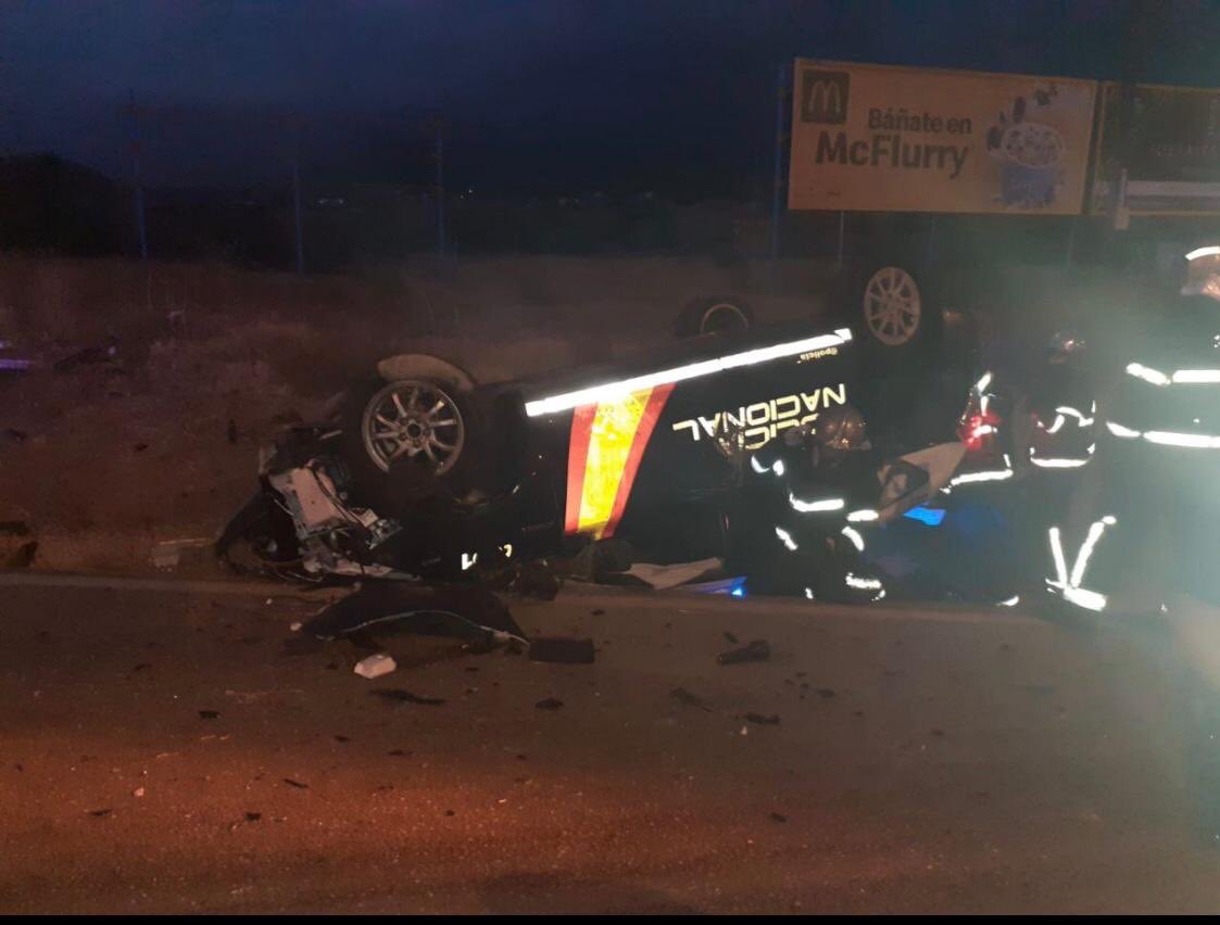 Alfonso_Egea's tweet photo. #ULTIMAHORA La guerra contra los #Narcos hoy ha salido muy cara. Esta noche en #Algeciras un coche cargado con 700kg de droga ha embestido a un Z de @policia 
Un agente ha perdido un brazo. https://t.co/EwL95KPHXM