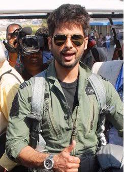 HUGE🔥 @shahidkapoor to do a big scale action-thriller film based on #OperationCactus for @NetflixIndia.

#AdityaNimbalkar to direct. 

This will be the first among multiple films deal between #ShahidKapoor & #Netflix💪🏻

#OTT is here to stay! ✌🏻