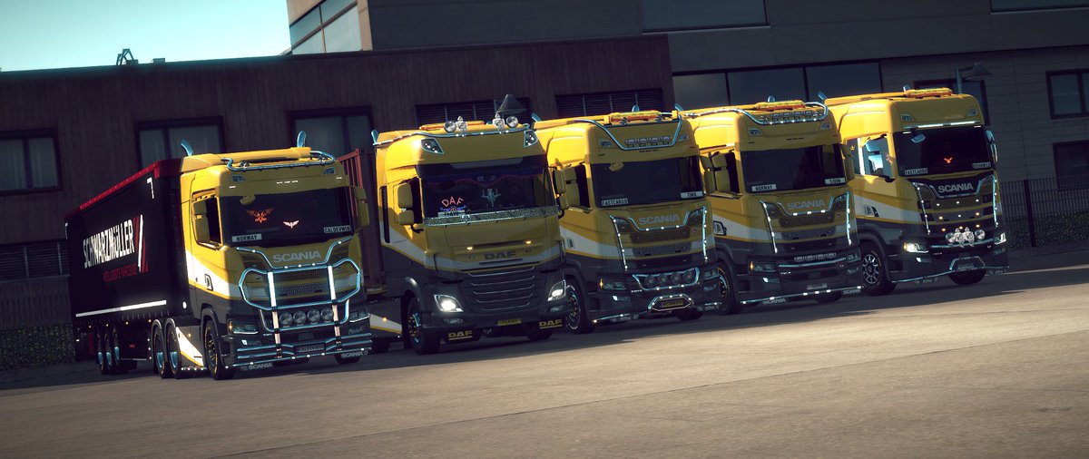 FlavoClava's tweet photo. My fellow yellow friends! 💛
#FastCargo #ChatandDrive #TruckersMP #ETS2 https://t.co/tRyTEyVMUl
