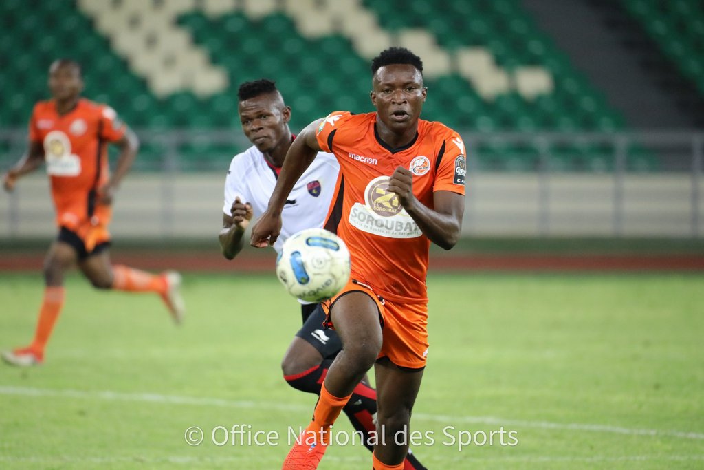 OfficeN2Sports's tweet photo. @matchtest de réception de la pelouse du stade olympique d'Ébimpé.
score final #RCA 0 - 3 #FCSP @OfficeN2Sports https://t.co/BbCCmQZW7X