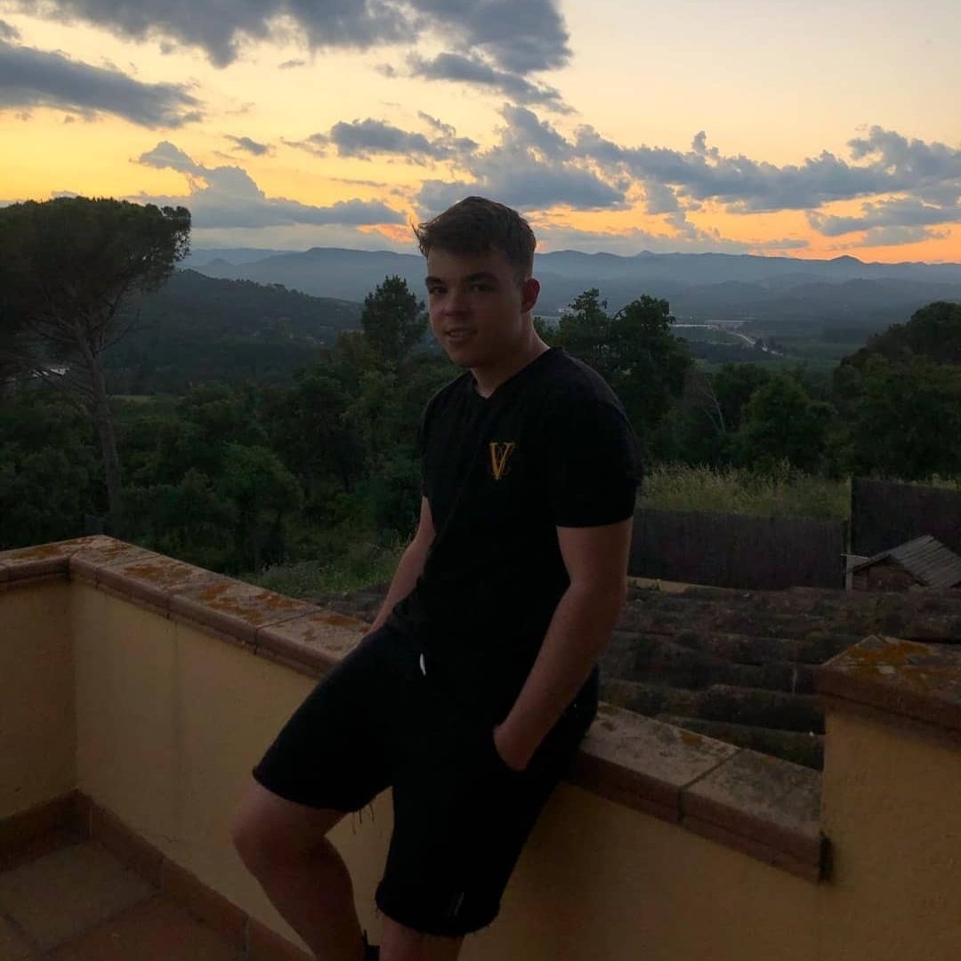 NegrooYT's tweet photo. #NuevaFotoDePerfil https://t.co/JNNpLrpTTl