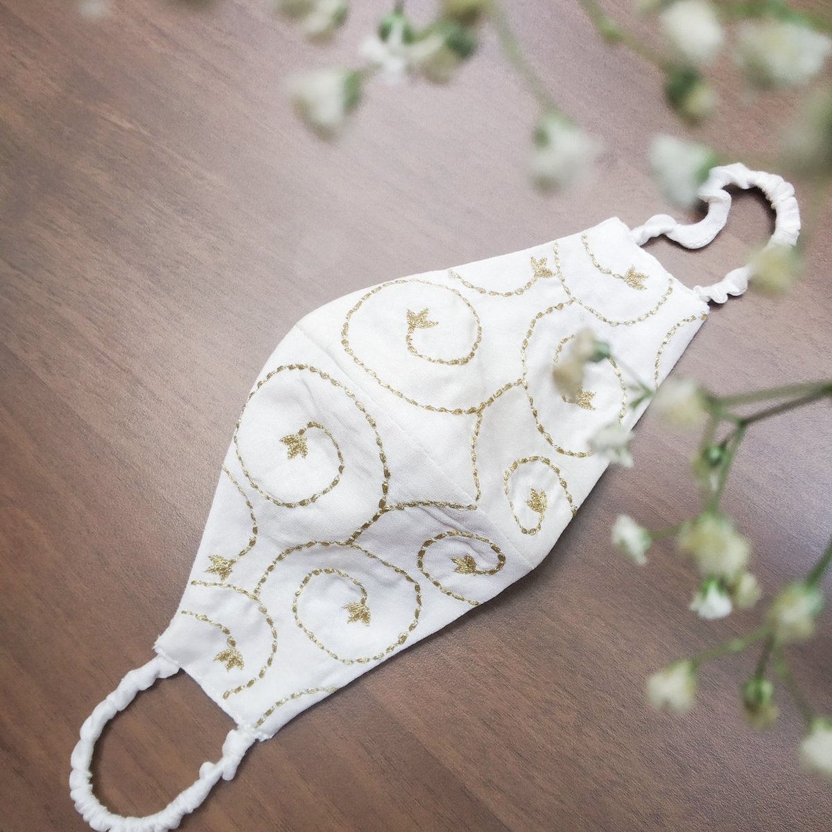 AnjKreations's tweet photo. Featuring an elegant chanderi embroidered mask in a classic shade of cream. The mask has been embroidered with a beautiful gold floral pattern using Kasab threads.
To place an order visit - https://t.co/fAi6kfeWlM
#staysafestaychic #chanderimasks #chanderi #chanderisilk https://t.co/HSpVZO7Faw