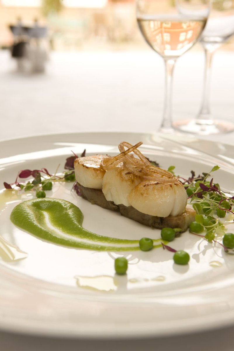 WhittleburyPark's tweet photo. Our award winning restaurant, Murray's, has opened its doors again.
Boasting two-AA rosettes and an intimate, relaxing atmosphere, Murray's offers fine dining with a difference
Read more and book your table here: https://t.co/CucdlgQEzV https://t.co/4b9lG6p3Zp