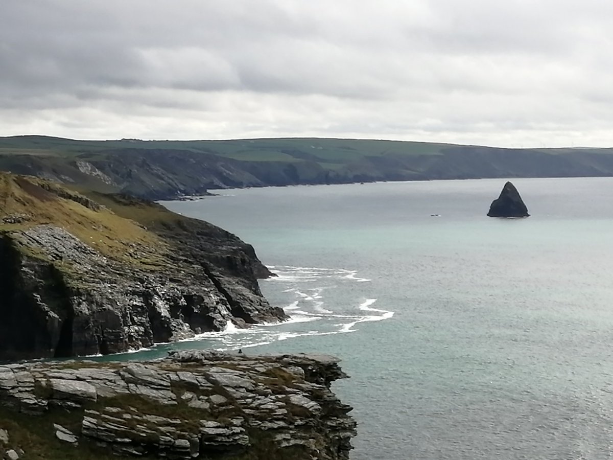 fuzzbuzzl's tweet photo. Take me back to beautiful Cornwall with such amazing views. #Staycation2020 #Tintagelcastle #cornwall https://t.co/oETMaN9zDO