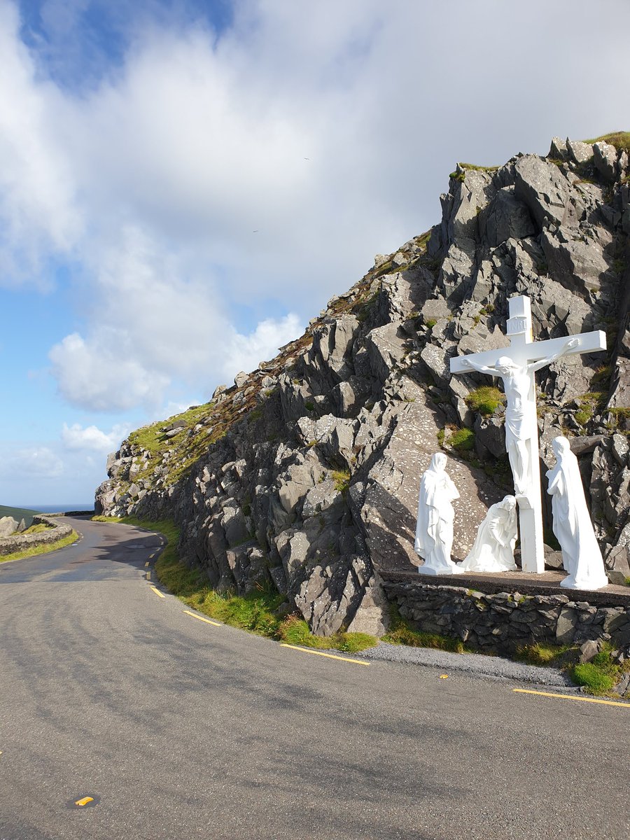 DingleMarathon's tweet photo. Mile 10 how are ya! @DinglePeninsula #rundingle #wewillbeback https://t.co/87cJqqB8NL