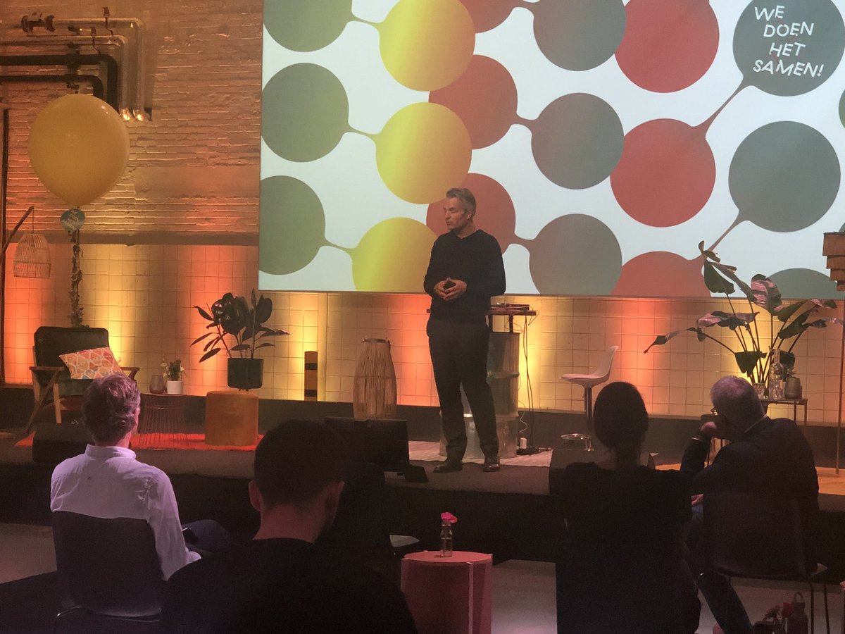 Wedoenhetsamen_'s tweet photo. Een andere kijk op het nieuws van @jorisluyendijk ‘blijf onderscheid maken in begrip van en begrip voor...’ #wedoenhetsamen https://t.co/VKPk8MIQoR
