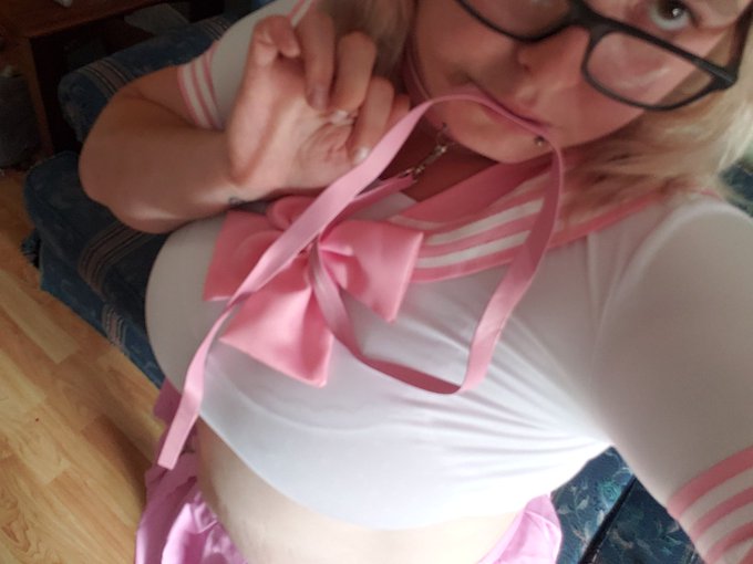 Waiting to go for a walk like 🤪 Catch more photos like this on my OF! Links in pinned tweet! #onlyfansgirl<a href="/tag/onlyfansgirl"class="tags"><span>#onlyfansgirl</span></a><a href="/tag/onlyfansbabe"class="tags"><span>#onlyfansbabe</span></a><a href="/tag/onlyfanspage"class="tags"><span>#onlyfanspage</span></a><a href="/tag/on"class="tags"><span>#on</span></a>