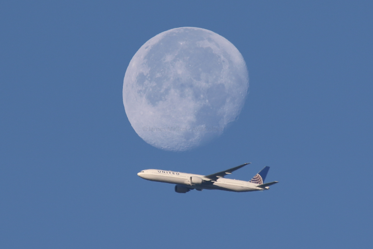 James Mellon (@aviacolour) on Twitter photo Not quite crossing, but close.
<a href="/united/">United Airlines</a> Boeing 777-300ER N2136U from Newark descending towards <a href="/HeathrowAirport/">Heathrow Airport</a> this morning, while the moon sets an hour after sunrise.
#avgeek #aviation #moon Not quite crossing, but close.
<a href="/united/">United Airlines</a> Boeing 777-300ER N2136U from Newark descending towards <a href="/HeathrowAirport/">Heathrow Airport</a> this morning, while the moon sets an hour after sunrise.
#avgeek #aviation #moon