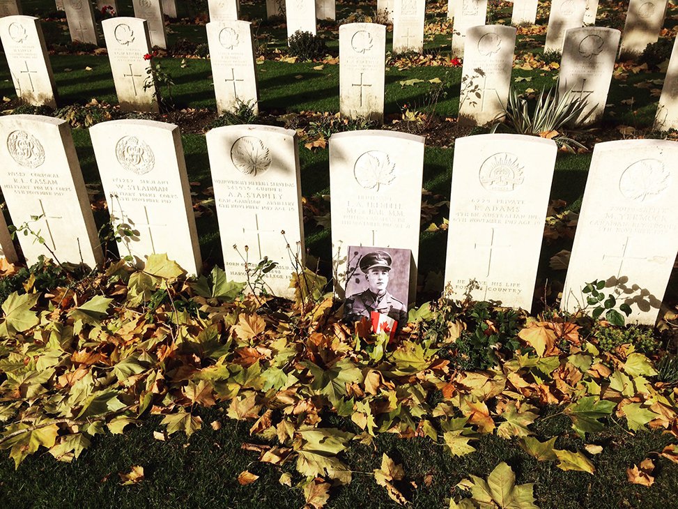 CWGC's tweet photo. On International Day of Charity did you know that we have our own charity - the Commonwealth War Graves Foundation. The #CWGF aims to educate &amp; engage people, especially the young, with our work. Find out how you can support the Foundation, and join, here: https://t.co/4cuiodUJLF https://t.co/W3Zuj2XbEW