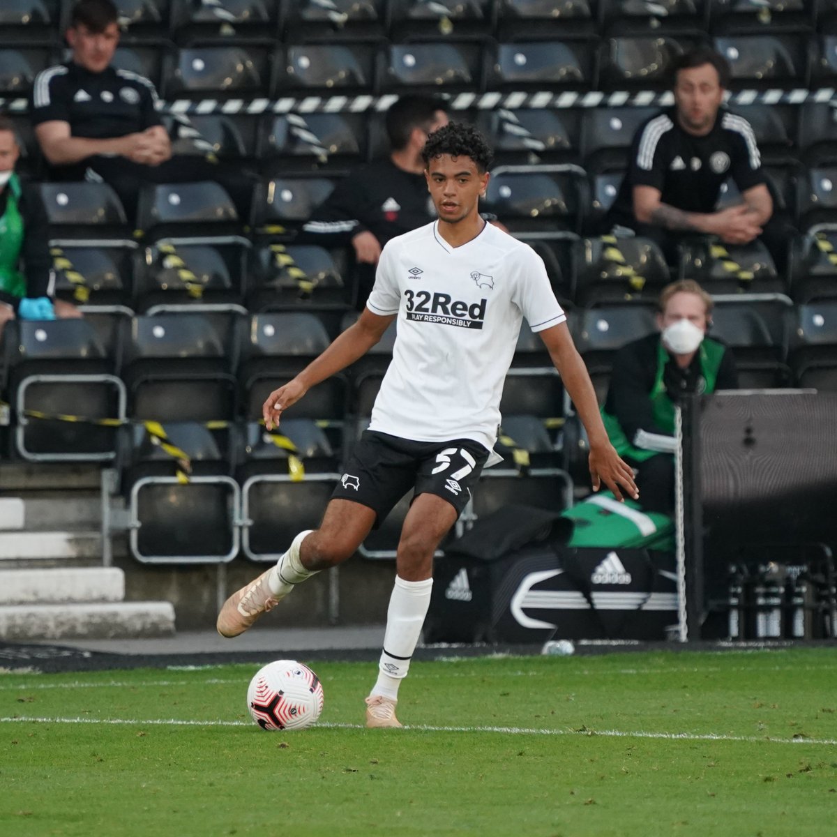 4️⃣5️⃣ - <a href="/josh_shony/">Josh Shonibare</a> 
4️⃣7️⃣ - Harrison Solomon

Additions to the squad numbers following today's inclusion in the matchday squad ✨

#DCFCvBAFC