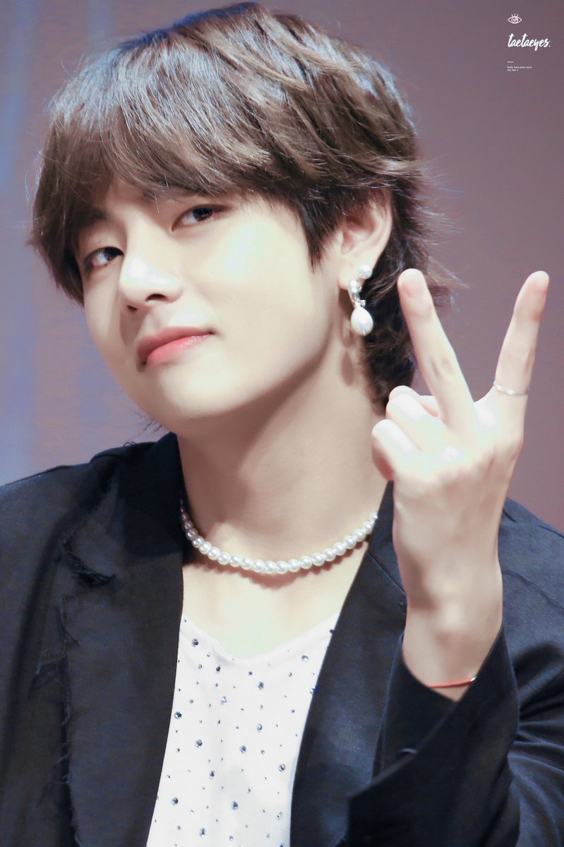 angelpurpletete's tweet photo. “Each day I love you more, today more than yesterday and less than tomorrow.”💕
@BTS_twt #btsv #BTS #BTSARMY #TAEHYUNG #TaehyungYouArePerfect #TaehyungOurPride #KimTaehyung #TaeTae #VisualGod https://t.co/tYrNq0PyWw