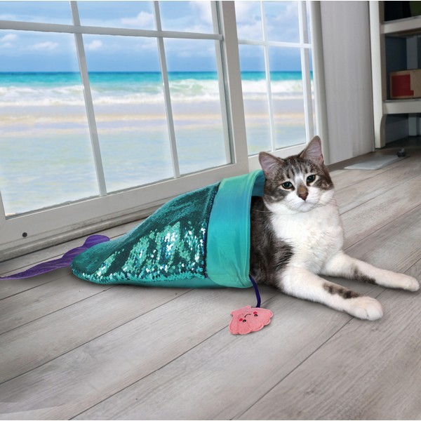 IsleofPets's tweet photo. Does your cat need some magical fun! The KONG Play Spaces SeaQuins entices curious cats to explore inside a glittering mermaid-themed crinkly sack that encourages and rewards burrowing instincts.
https://t.co/zc0kUYj0OS https://t.co/uAvV9prQs9