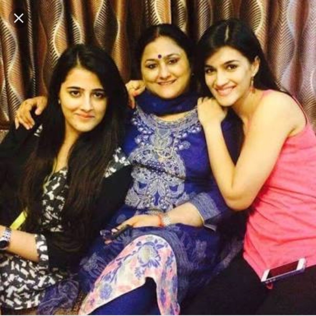 Kriti Sanon Planet On Twitter Geeta Mam Is A Professor In Delhi University She Taught Guided Many Students In Du She Has Also Written 2 Popular Books Https T Co Kk7bzykpaa Practical