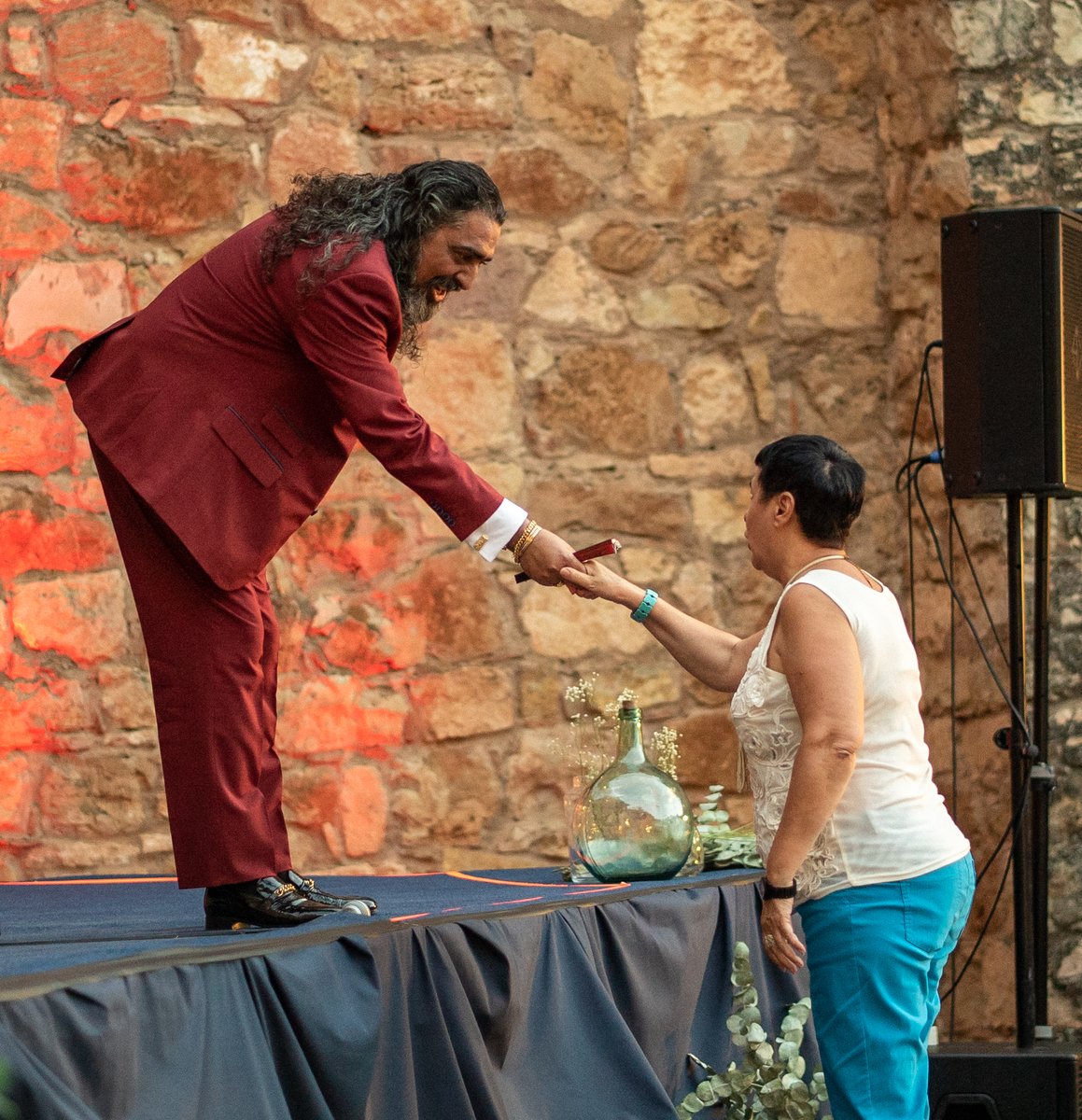 CaprichosMusic's tweet photo. Nunca habías disfrutado tan de cerca de tus artistas favoritos.

#CaprichosMusicales #Paradores #PasionVega #Limpias #Cantabria #CulturaSegura #DateUnCapricho #Bogarve #IvánFerreiro #EstrellaMorente #MiguelPoveda #AraMalikian #DiegoElCigala #JoseMerce https://t.co/WlnNvYkpXQ