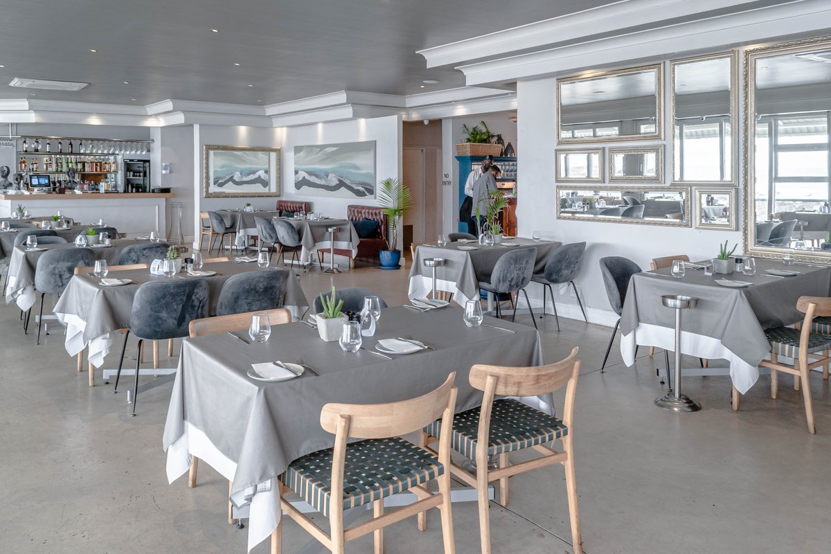 On_The_RocksZA's tweet photo. Offering unbeatable dishes and views, On The Rocks is a must when your traveling along the West Coast. Book your table for this weekend by calling us on +27 21 554 1988. 

#blouberg #weekendvibes #westcoast #stunningviews #delectableeats https://t.co/pSUmYOi7qn