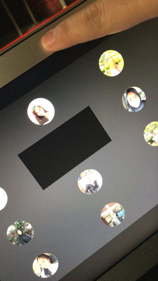 For the first week of online classes, we were all still at home and hadn& #39;t even met each other. I reached a point where I was starting to question whether or not my classmates classmates had lower bodies or they were just floating heads.