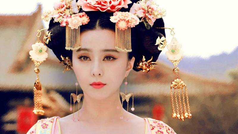 Empress of China did make up so much better than this show. Bingbing Fan looked incredible in it.