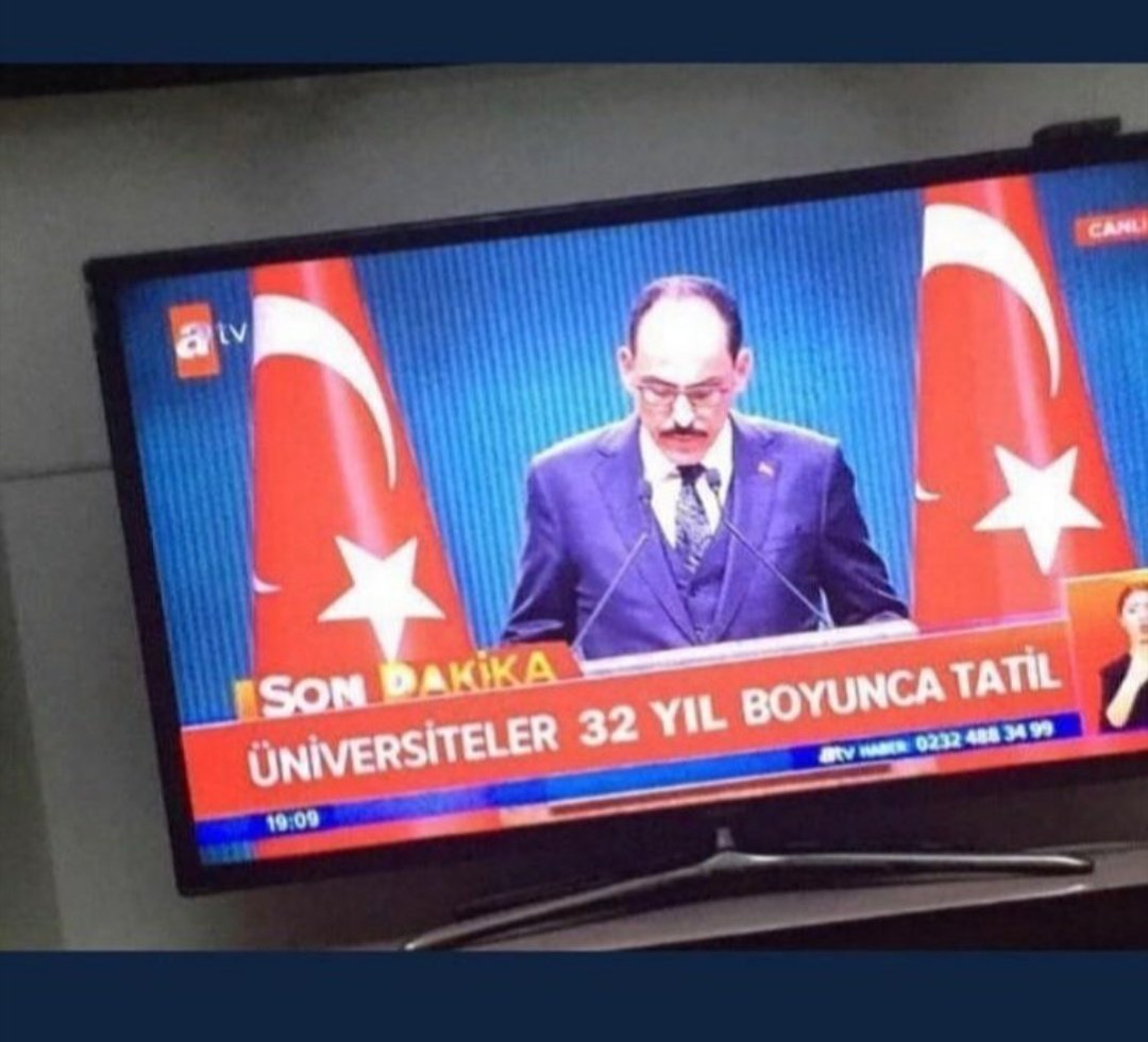 Öğrenciler : #onlineegitimistemiyoruz 
YÖK :