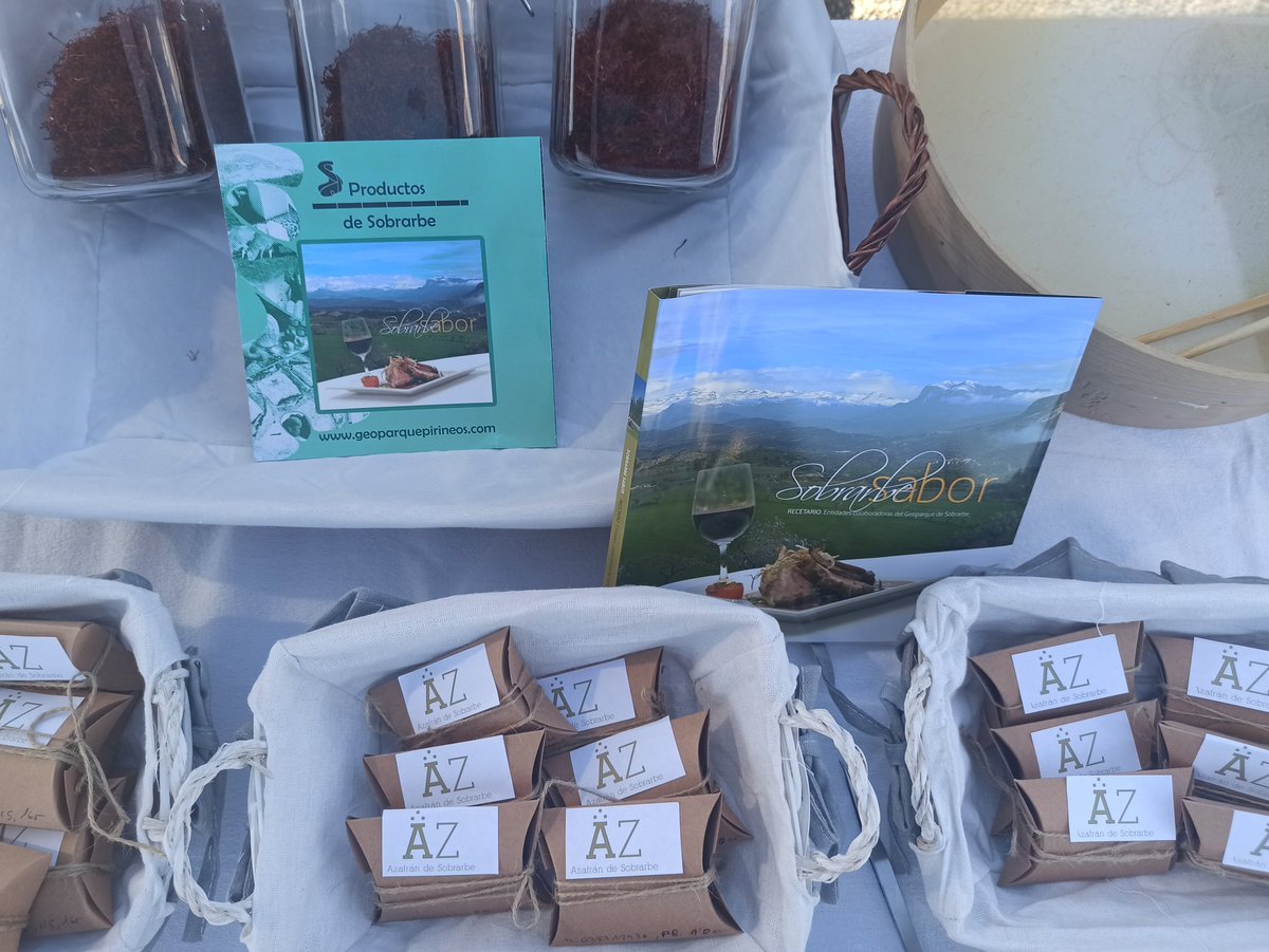 SobrarbeGeopark's tweet photo. XXXV Edición de la Expo Feria de Ainsa. Productos de calidad, artesanales y hecho con mucha dedicación y mimos se merecen un sitio en nuestras . Nuestros productores nos necesitan y nosotros a ellos !!! https://t.co/PxcYufO96y