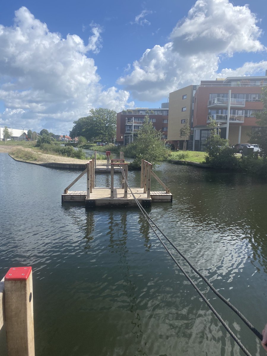 Met de raadsleden van <a href="/Gemeente_Almelo/">Gemeente Almelo</a> op werkbezoek naar <a href="/indie_almelo/">Indië_Almelo</a> Een inspirerende omgeving, waar wonen, water en groen op een bijzondere manier verweven zijn met de unieke combinatie van historische fabrieksgebouwen, monumentale eiken, water, cultuur en horeca.