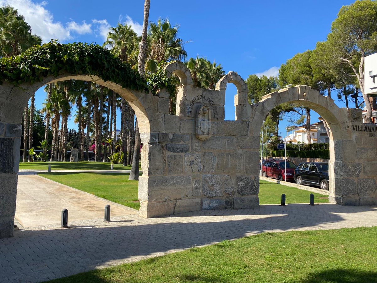 maria_burguete's tweet photo. El club de golf Villamartín (Orihuela), inaugurado en 1972, cuenta con un diseño divertido donde los haya al estar situado en una vaguada con vistas al mar en varios hoyos. Este par 72 fue construido por el Sr. Putmann. #muyrecomendable #camposdeespaña #localplayer https://t.co/IjYnklyDlD