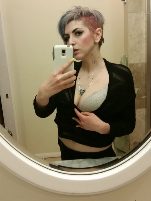 Throwback to running around shirtless at Exit in 2015 https://t.co/YbID2qYpI6