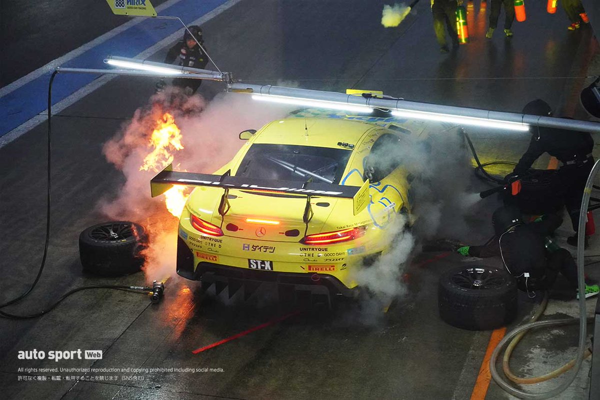 AUTOSPORT_web's tweet photo. 2020富士24時間：3時間経過も荒天により赤旗中断。序盤から荒れた展開に https://t.co/zbmYNRHwuB #S耐 #スーパー耐久 #SuperTaikyu #富士24時間レース #富士24h #Fuji24hours https://t.co/xHMw20qyox