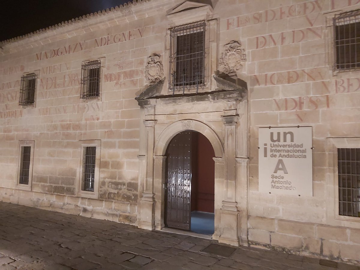 Si te seduce el pasado, embárcate en una aventura viajando al #renacimiento baezano. Descubre la #Baeza catedralicia, universitaria, palaciega y conventual. bit.ly/2GBj32R <a href="/dipujaen/">Diputación de Jaén</a> <a href="/AytoBaeza/">Ayuntamiento Baeza</a> <a href="/GrupoCPHE/">Ciudades Patrimonio</a> <a href="/spain/">Spain</a>