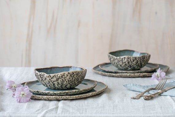 kariceramics's tweet photo. Dinnerware set for two Organic pottery Six piece https://t.co/NmUCWJPRhh #ceramics #handmadepottery #dinnerwareset #setfortwo #organic https://t.co/xEq3njm1Ic