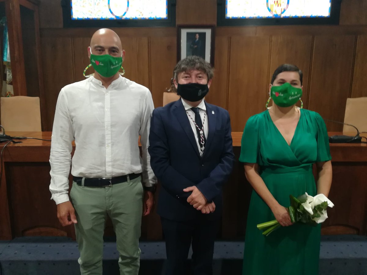 Un honor poder acompañar a María Jezabel y a Julián en un día tan importante. Unir a personas en la casa de todos es una de las cosas gratificantes del encargo que nos hace la ciudadanía.