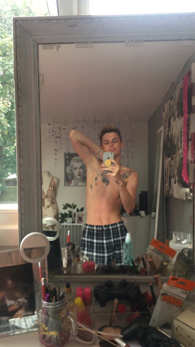 AlexReedsXXX's tweet photo. Omg where at almost 200 followers! Thank you so much
Don’t forget guys I do also have a Onlyfans set up now where you can get more exclusive content! https://t.co/NgM5SL6LSl
#OnlyFansThread #onlyfanspic #onlyfans #gay #xrated #porno #follow #RETWEEET #RETWEEETME https://t.co/SNU022oRB9